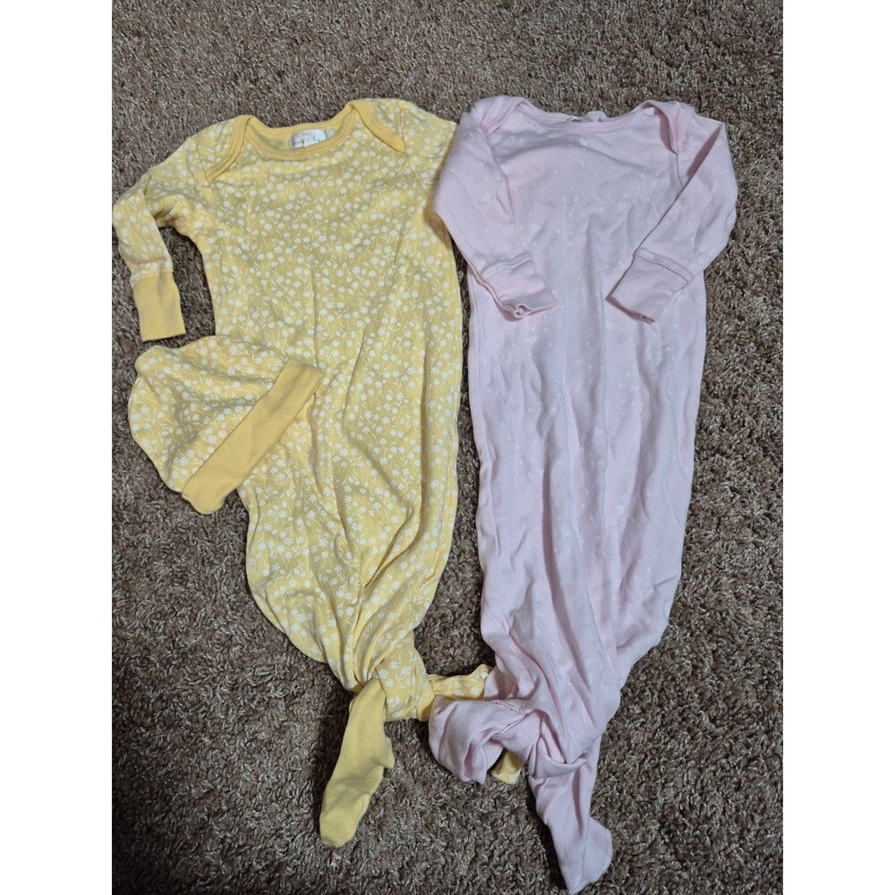 Tres beau et belle infant gowns size 0-6 months